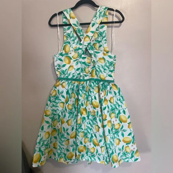 Elle Lemon and Leaf Print Dress - Picture 2 of 3
